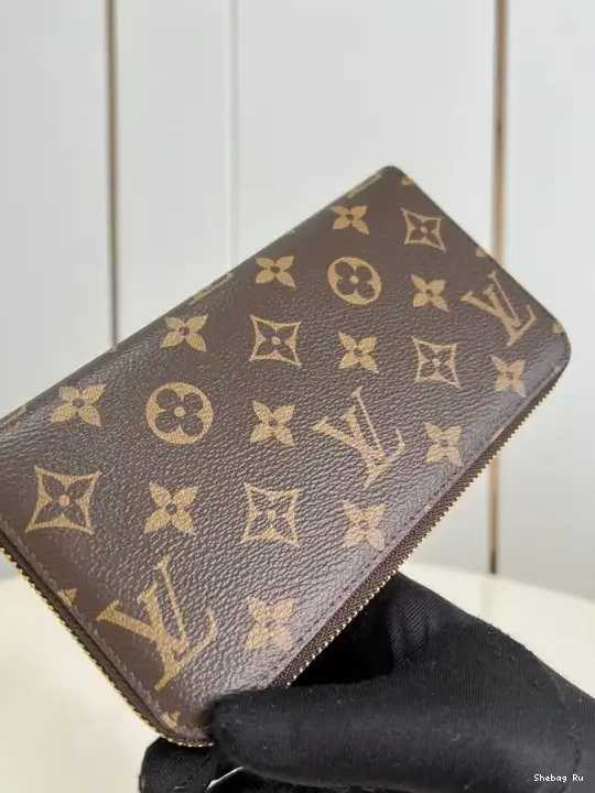 Vuitton ZIPPY Louis WALLET 0318