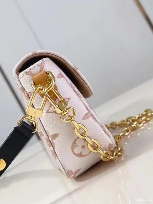 Ivy-23.5*12*4.3cm on Wallet Chain Louis Vuitton 0316