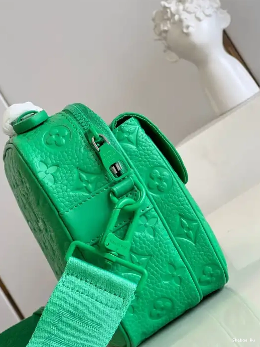 VUITTON LOUIS LOCK S MESSENGER 0314