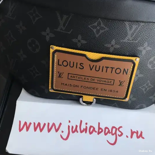 VUITTON LOUIS BUMBAG 0315